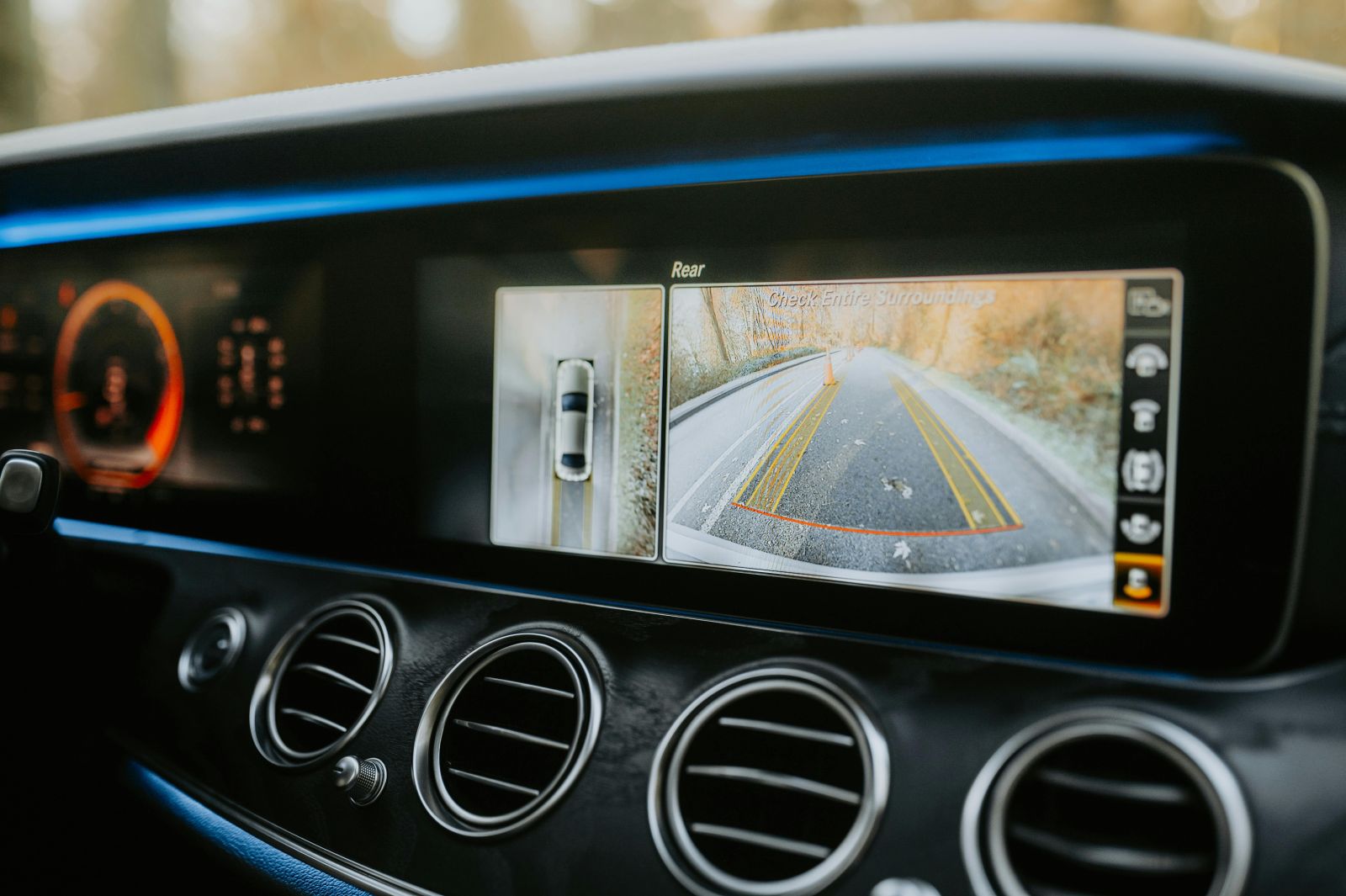 reversing camera monitor showing a parking area