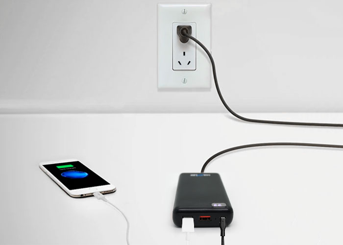 Simultaneous Charging Powerbank